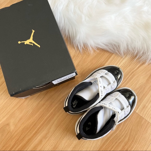 Nike Air Jordan | 11 Retro Black Concord 23B - Picture 3 of 8